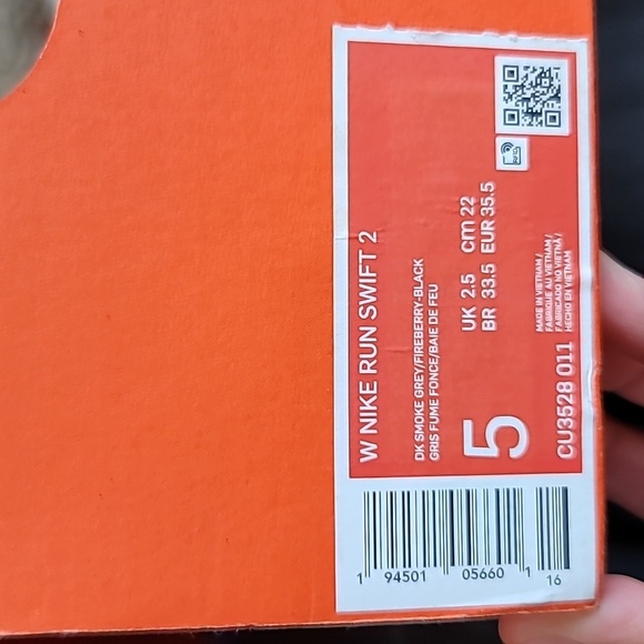 NEW Nike Run Swift 2 Women's Running Shoes Size 5 - Picture 2 of 4